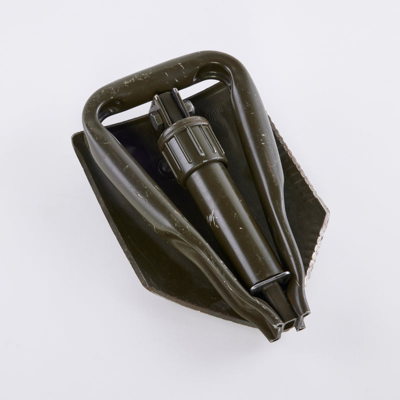 Load image into Gallery viewer, ENTRENCHING TOOL ARMY TRI-FOLD
